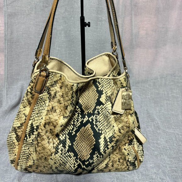 Coach Edie 3-Compartment Shoulder Bag โ Snake Print ๐โจ - Picture 1 of 5